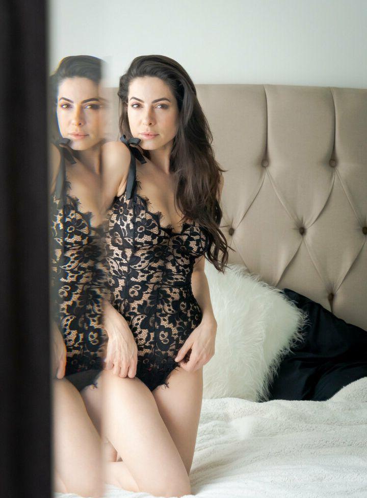 25P Aroa Gimeno nude