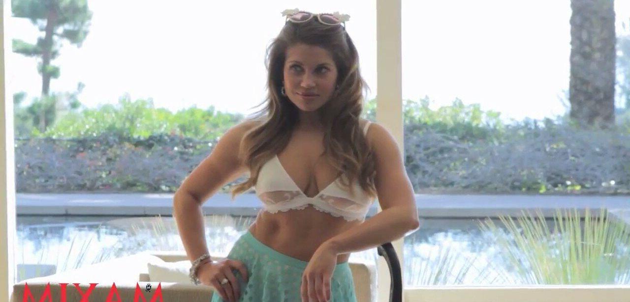 25P Danielle Fishel nude