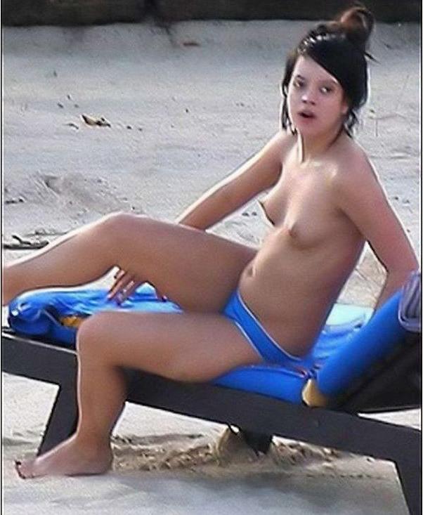25P Lily Allen nude