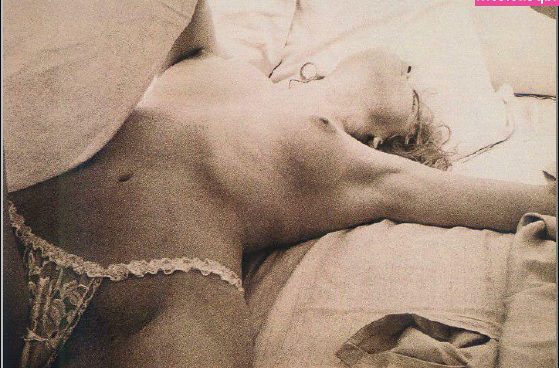 25P Sharon Stone nude