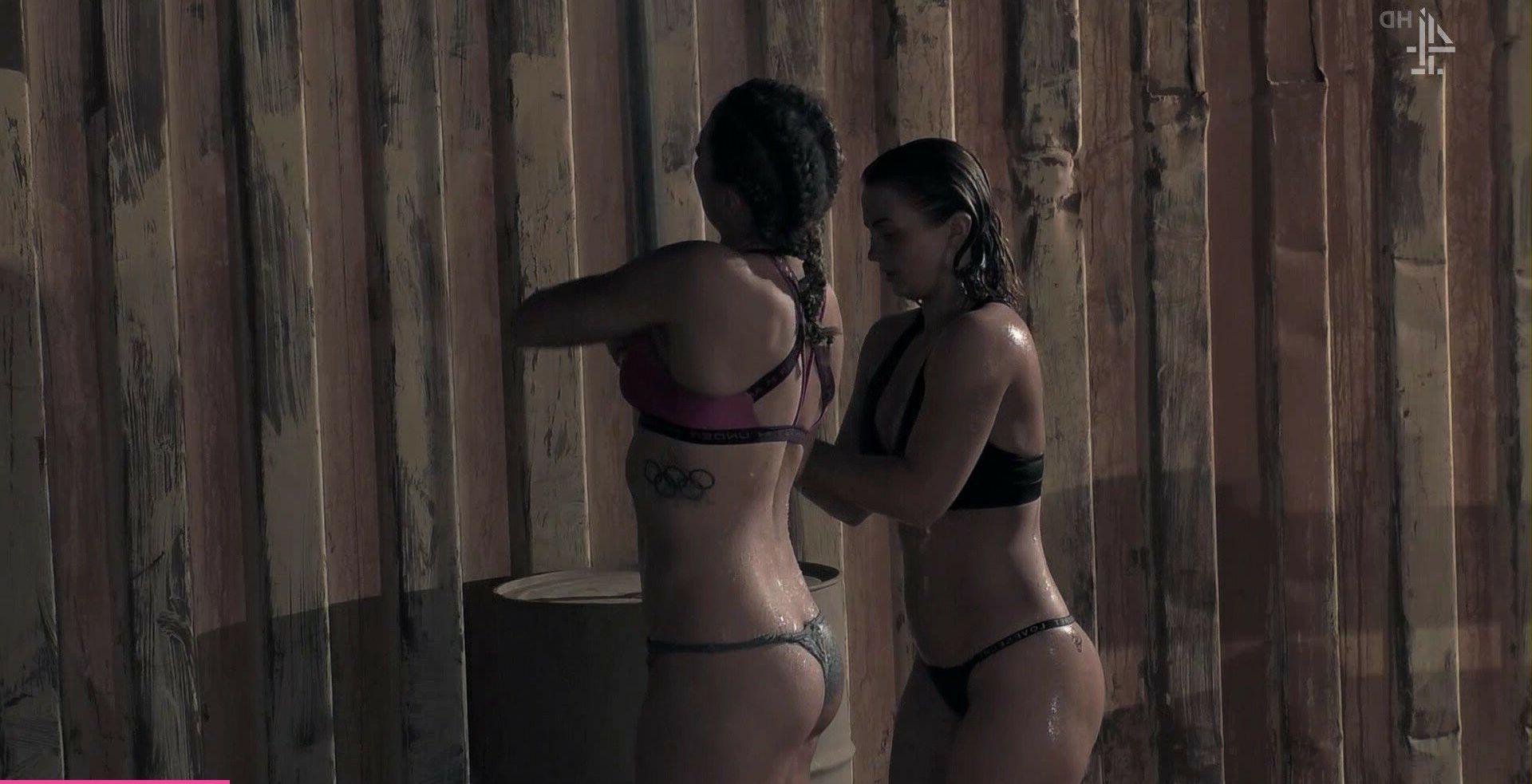 25P Maisie Smith nude