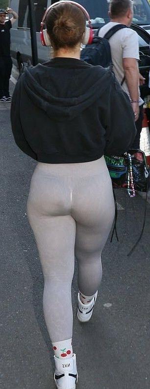 25P Maisie Smith nude