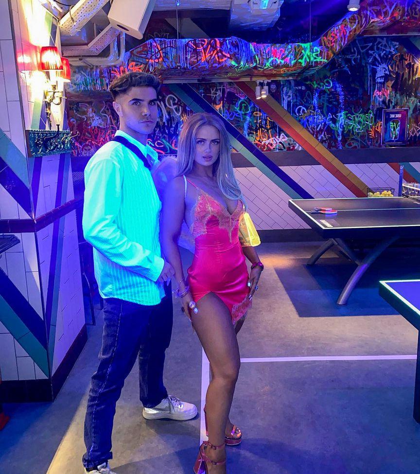 25P Maisie Smith nude