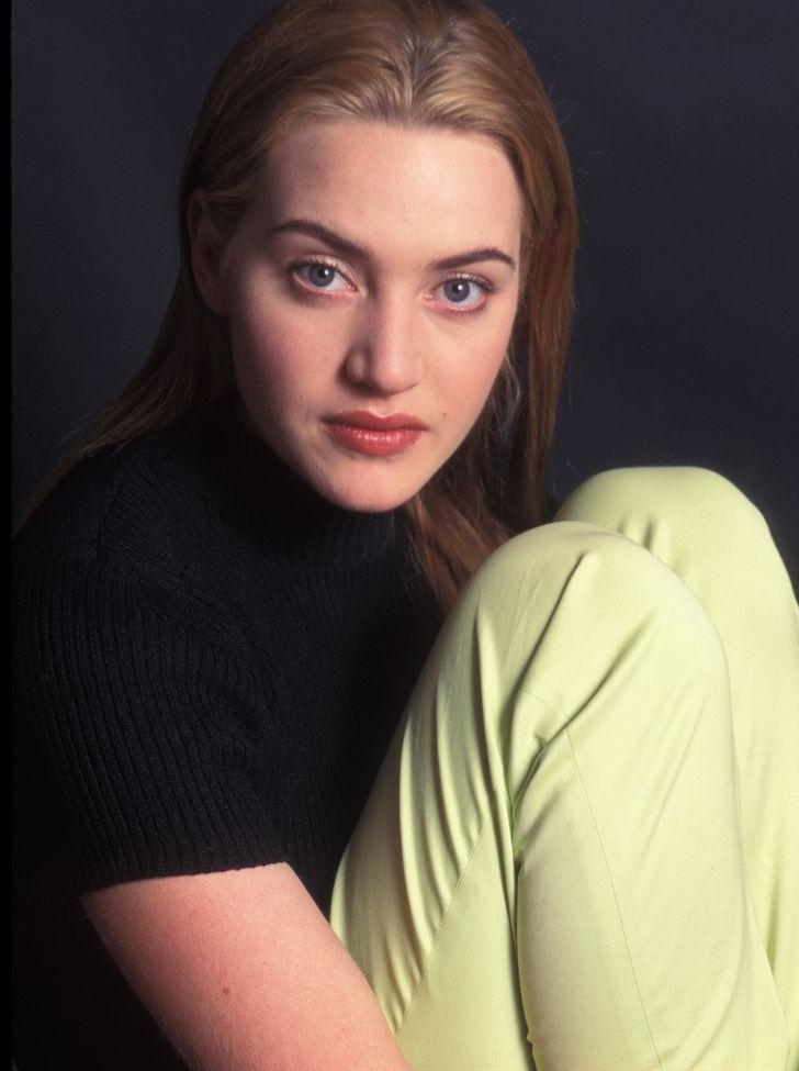 25P Kate Winslet nude