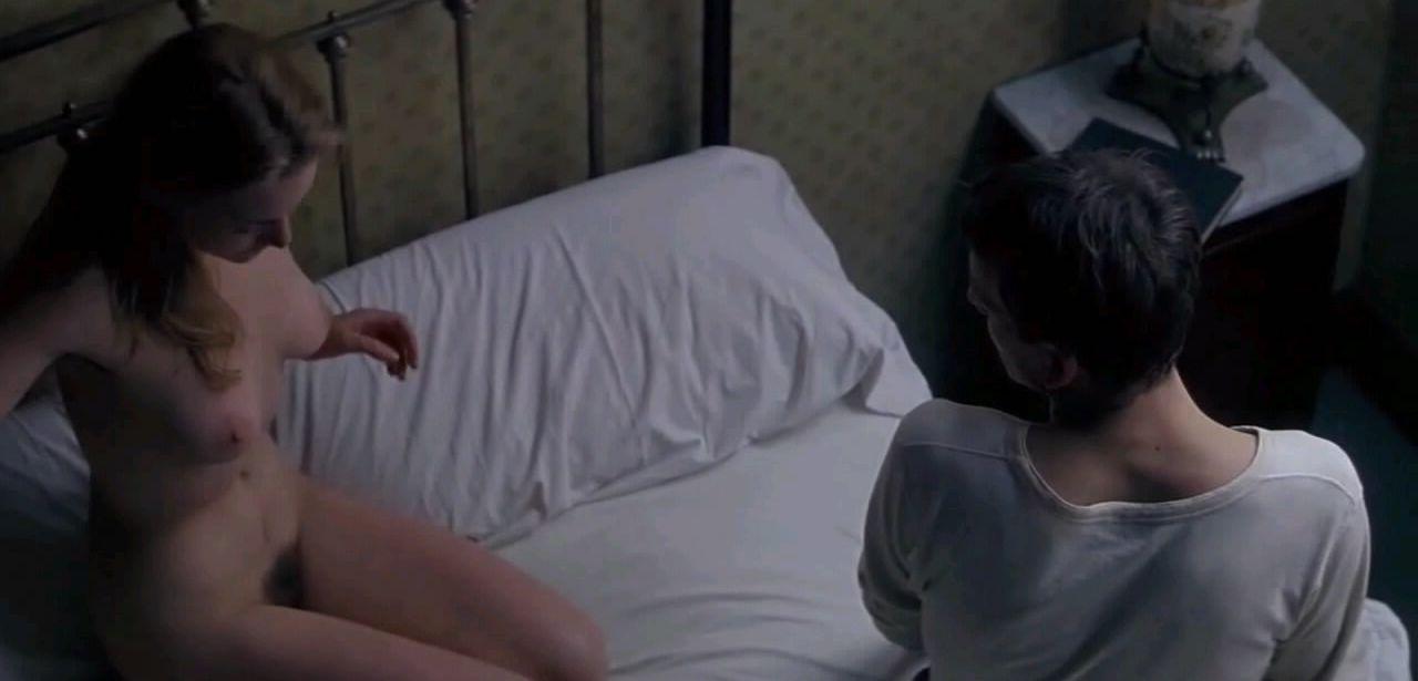 25P Kate Winslet nude