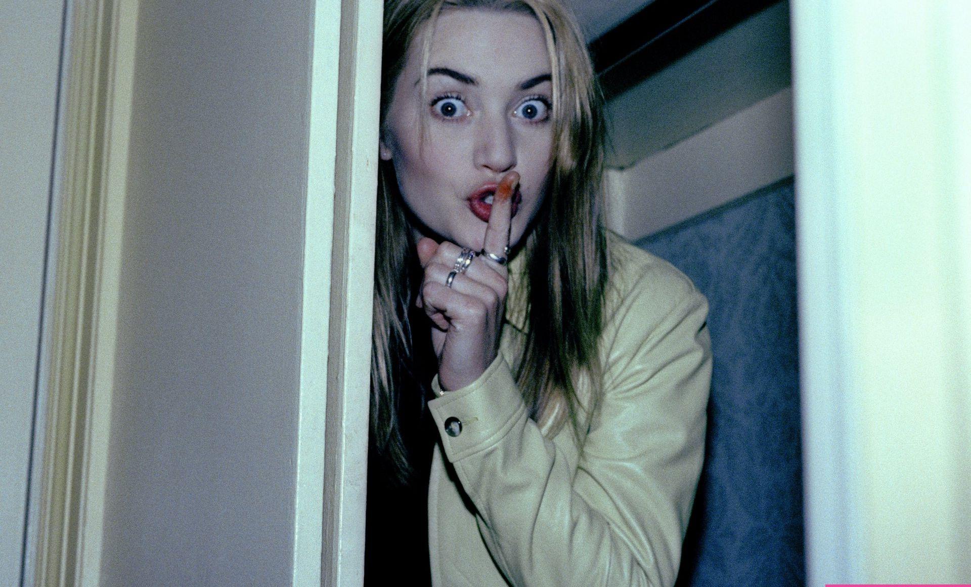 25P Kate Winslet nude