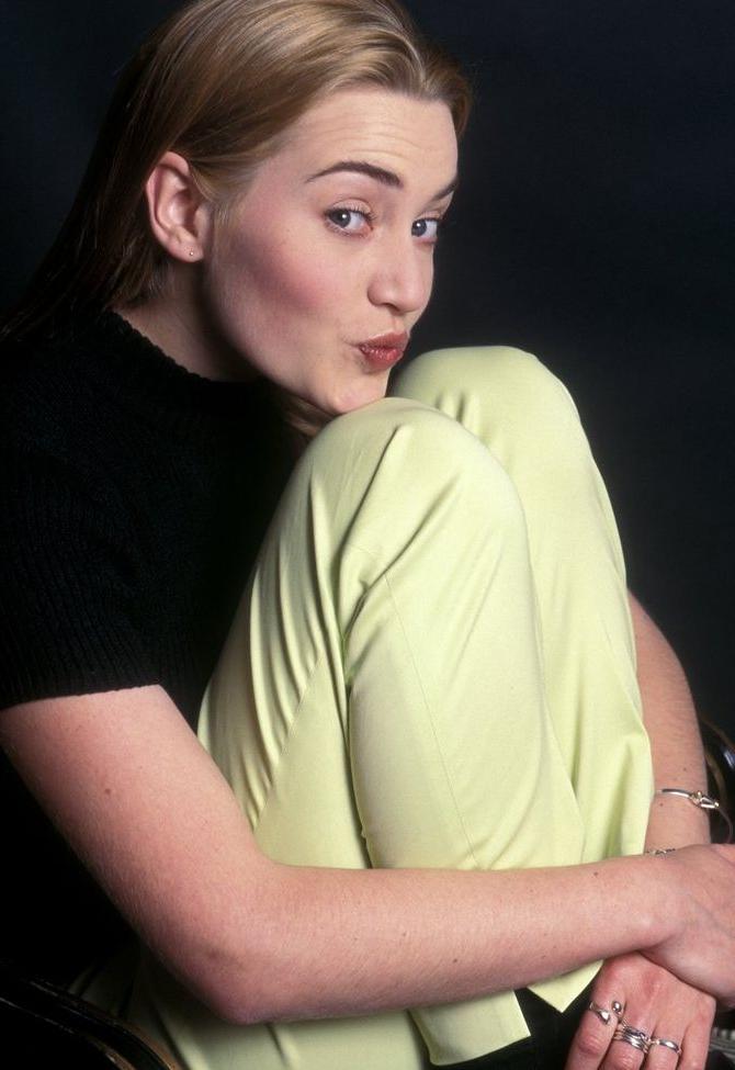 25P Kate Winslet nude