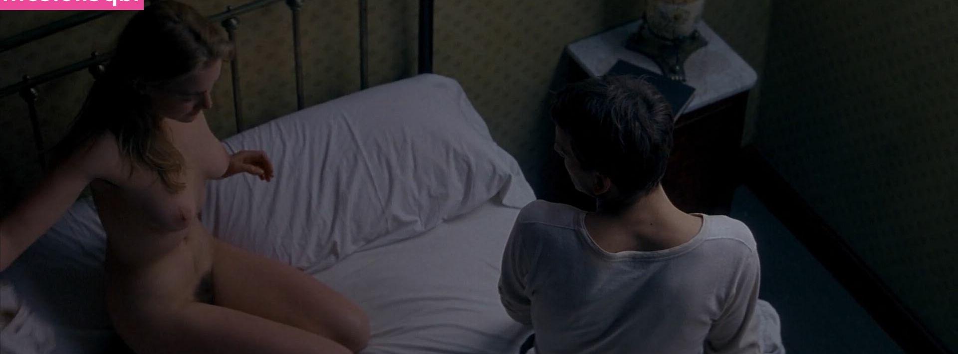 25P Kate Winslet nude