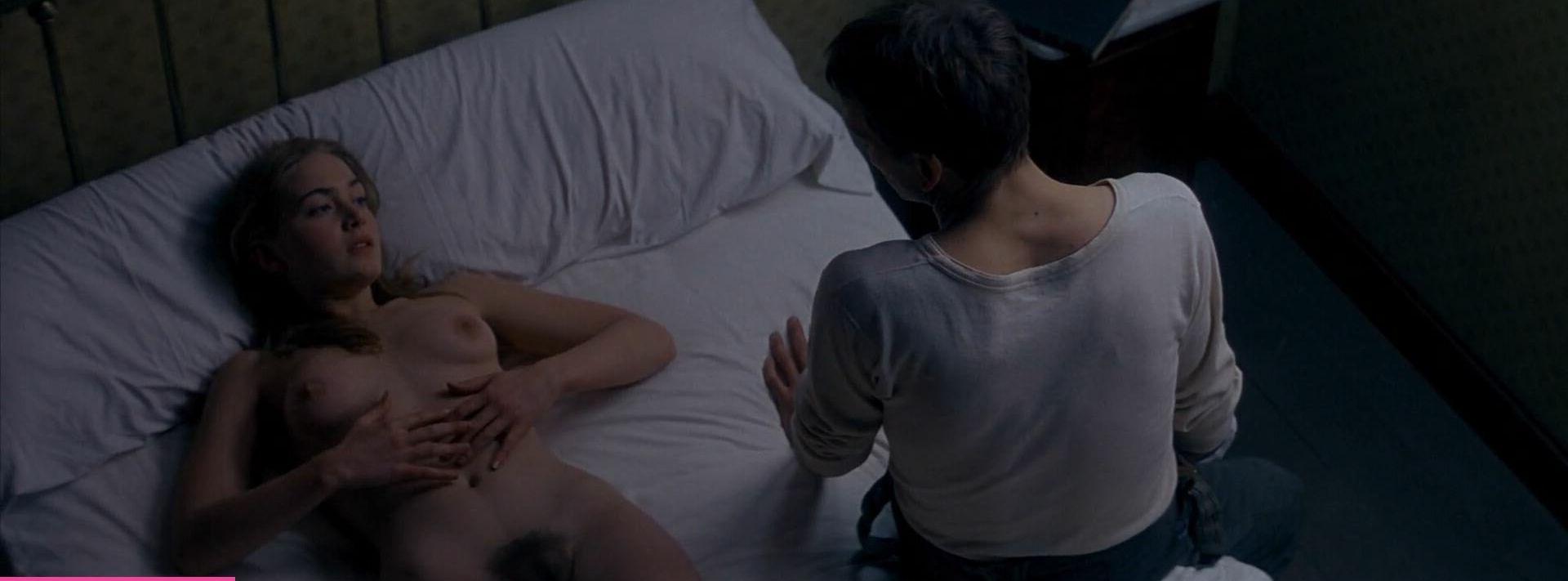 25P Kate Winslet nude