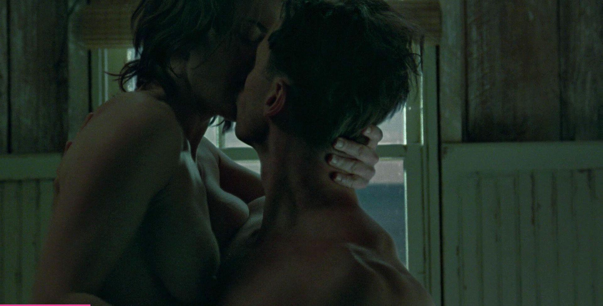 25P Kate Winslet nude