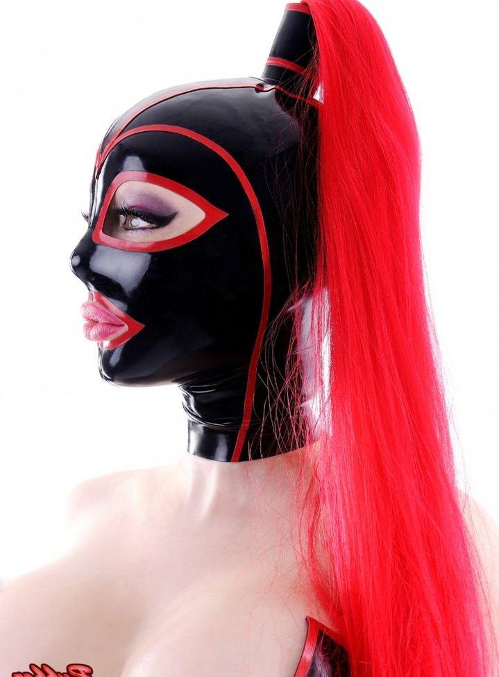 25P Latex Lucy nude