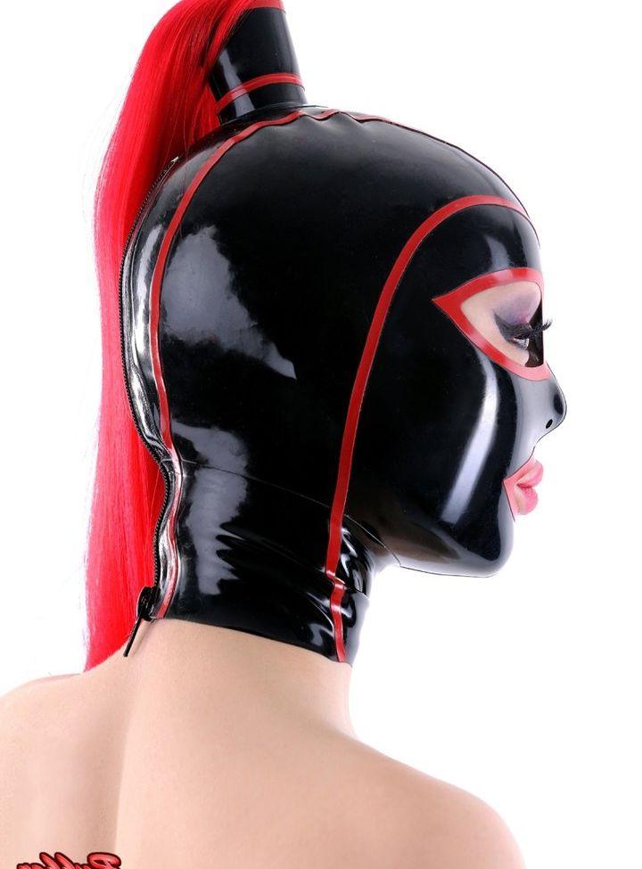 25P Latex Lucy nude