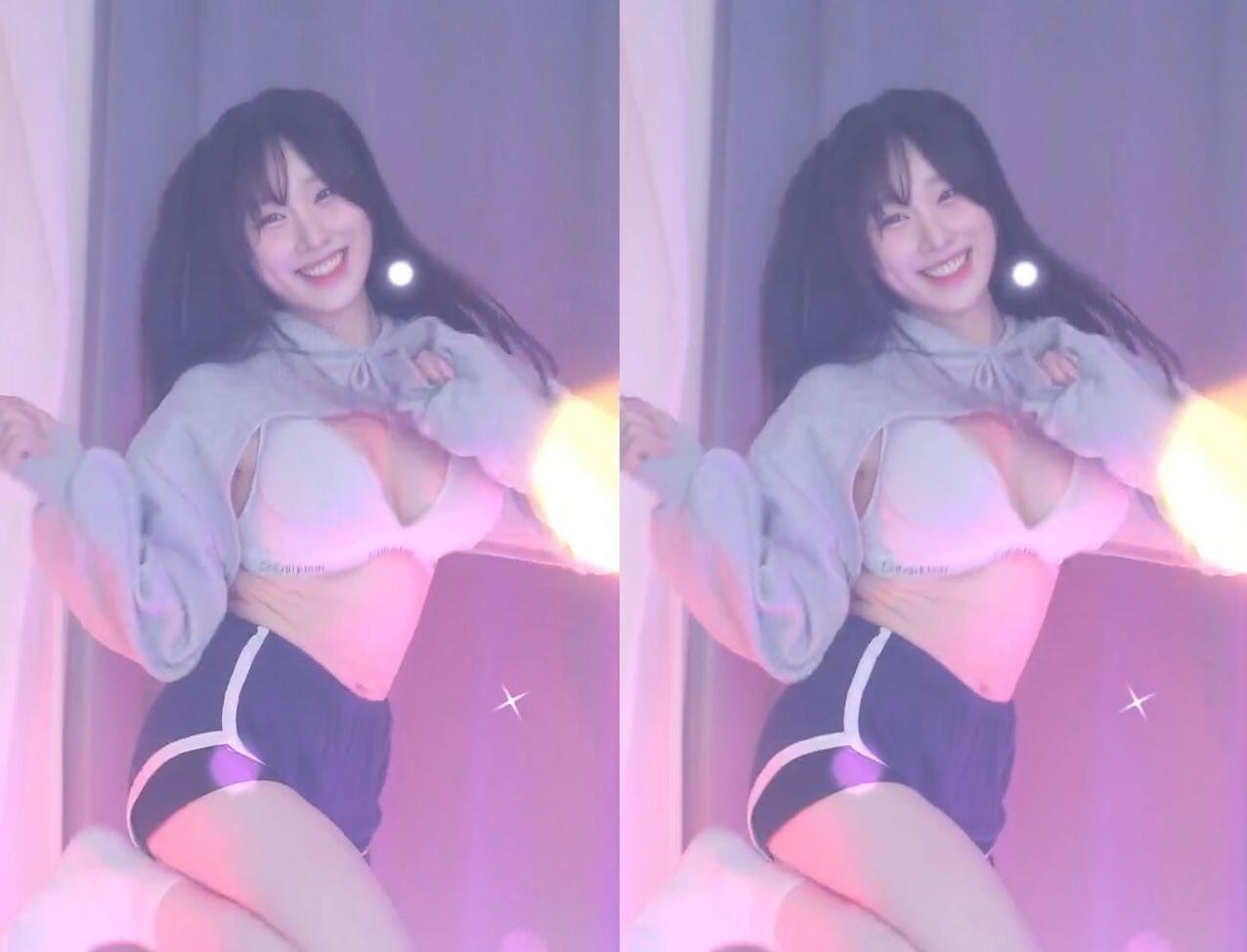 25P Woohankyung nude
