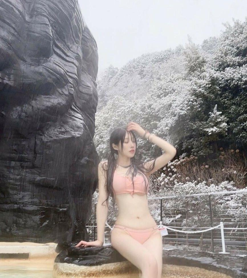 25P Woohankyung nude