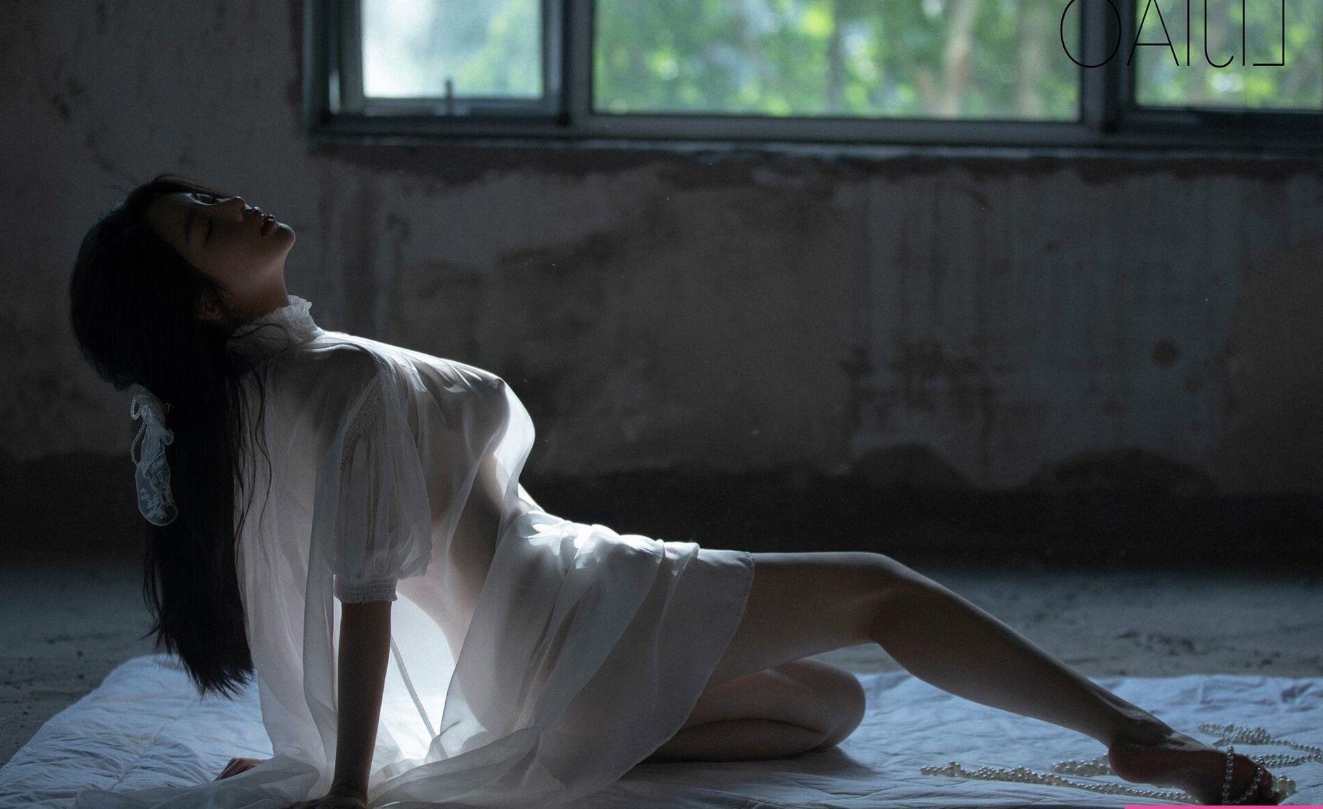 25P Selena 娜露 nude