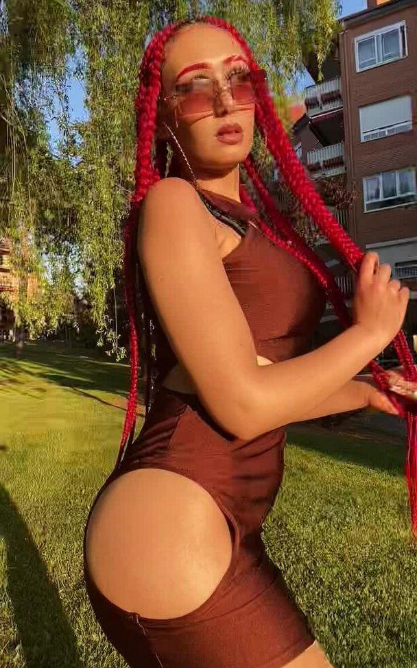 21P Candela Sartorius nude