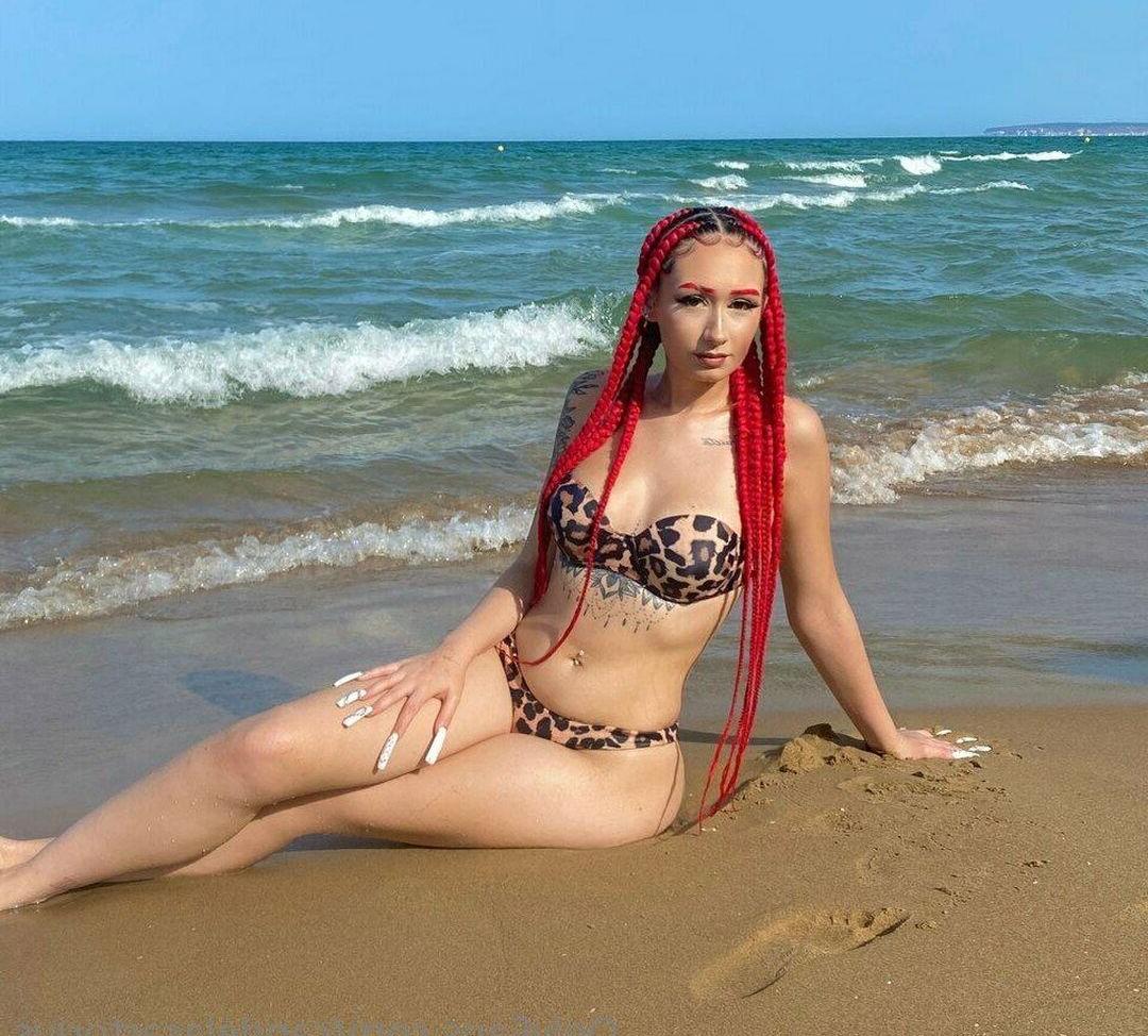 21P Candela Sartorius nude