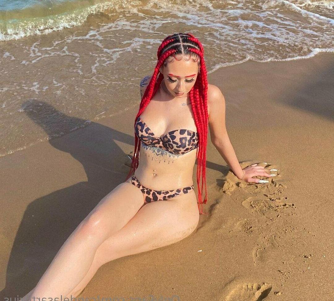21P Candela Sartorius nude