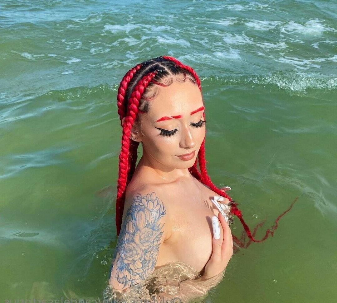 21P Candela Sartorius nude