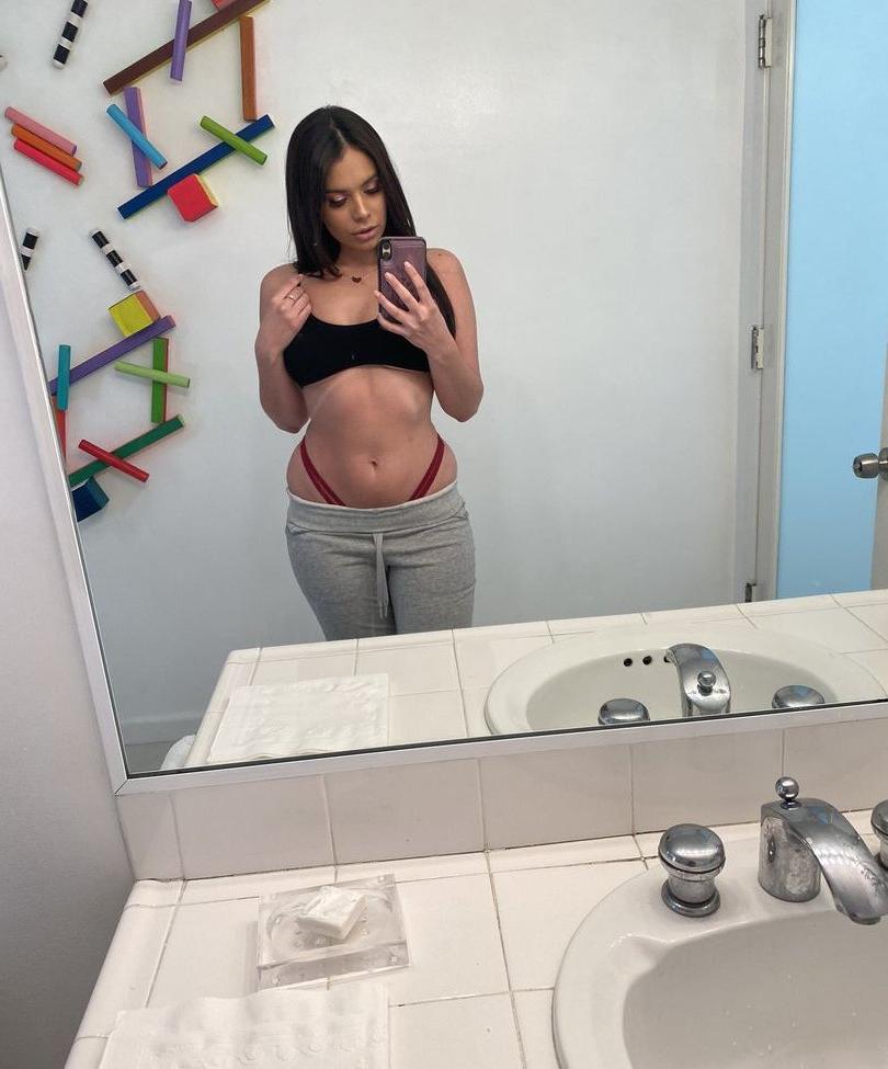 25P Violet Starr nude