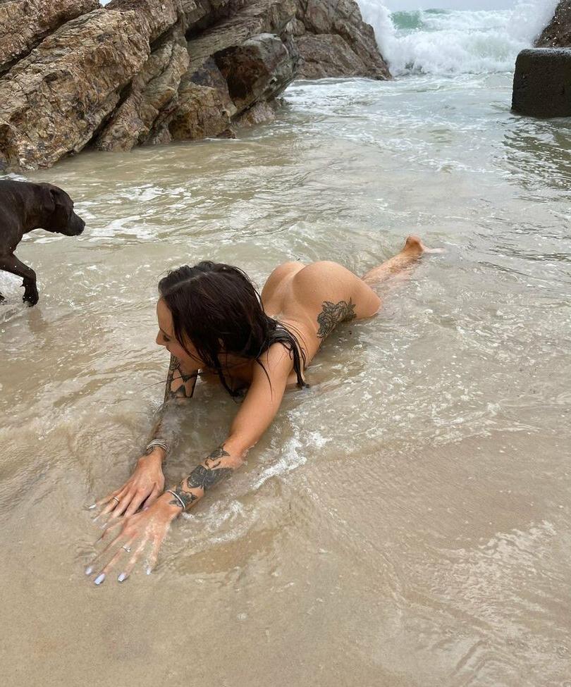 25P Ally Rhodes nude
