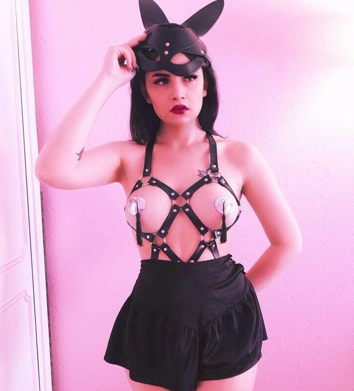 25P Laura Badler nude