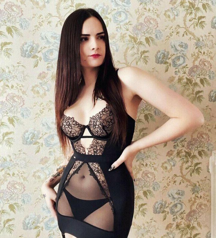 25P Laura Badler nude