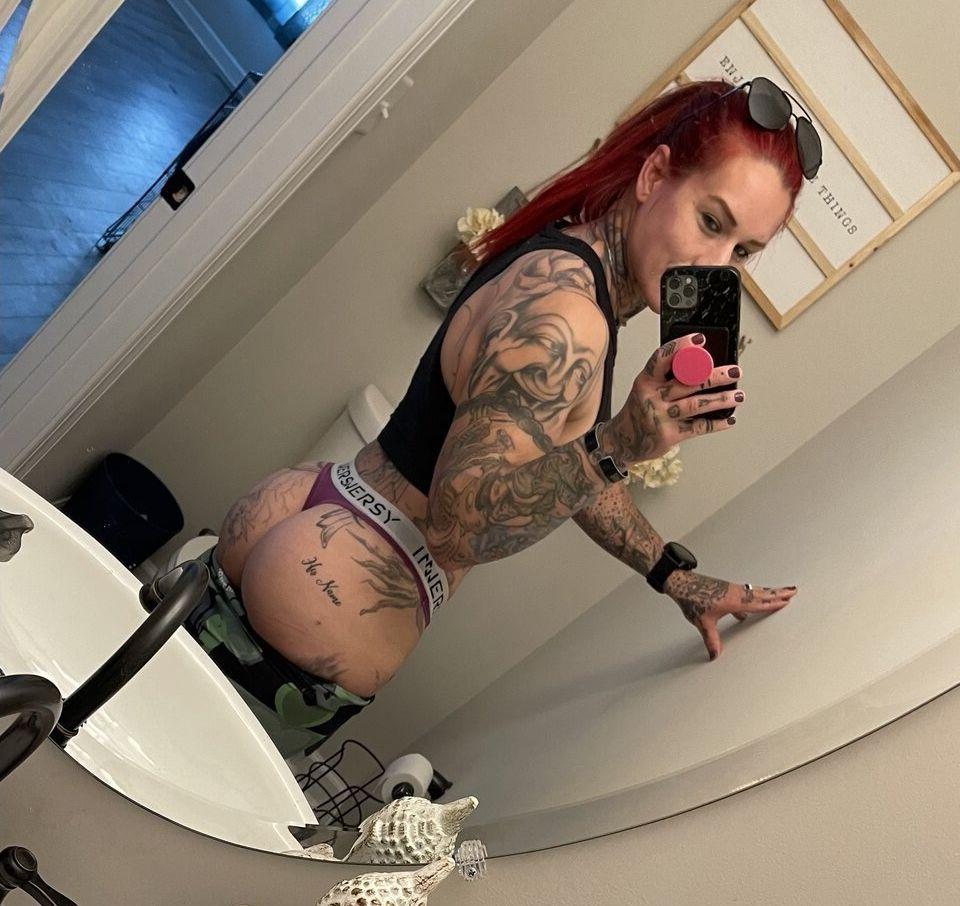 25P Kinessa Johnson nude