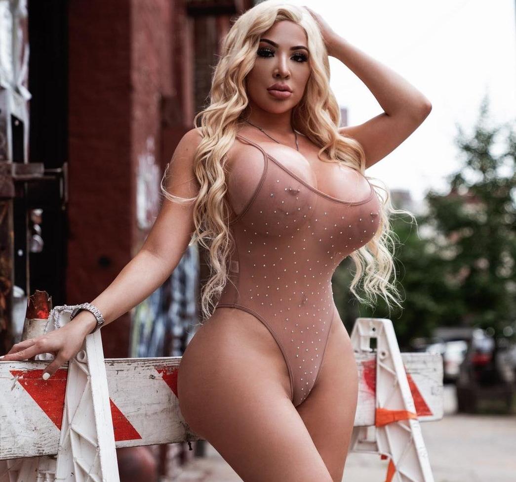 25P Ms Palomares nude