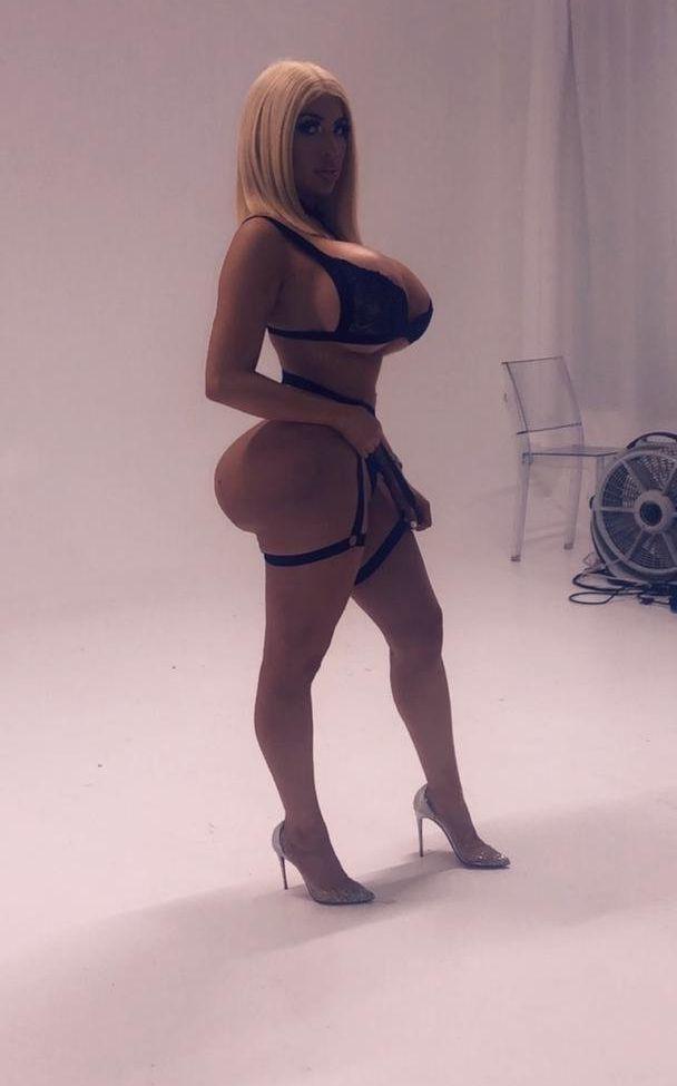 25P Ms Palomares nude