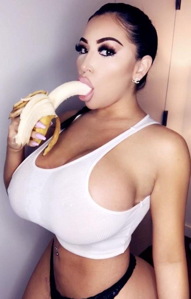 25P Ms Palomares nude