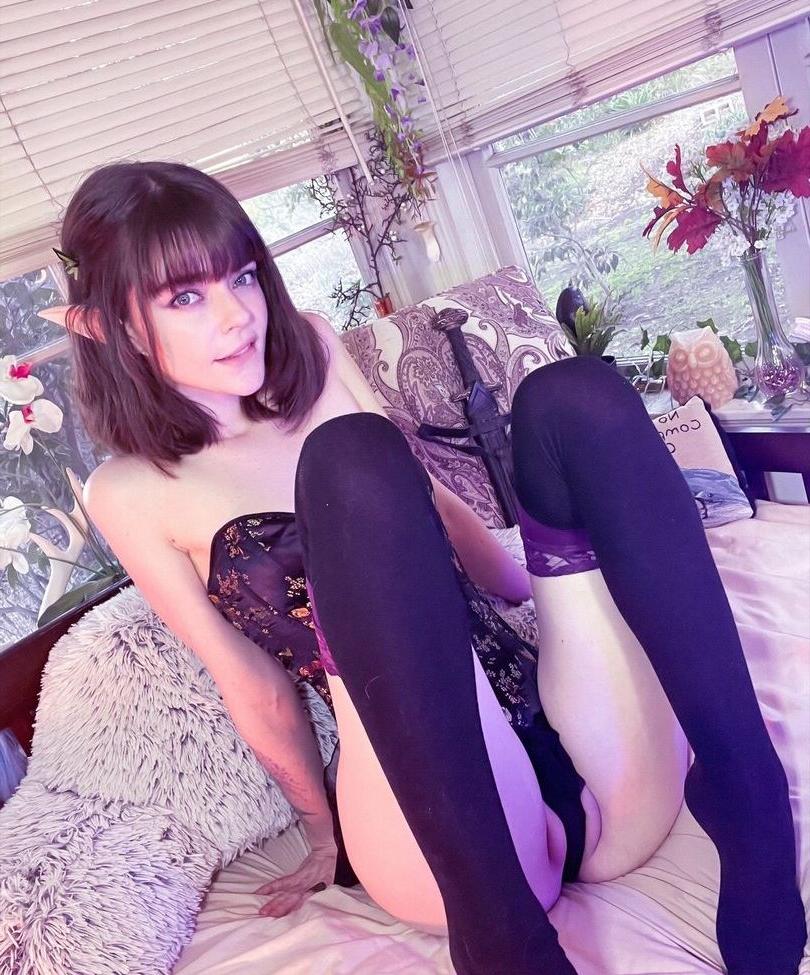 25P Ashemaree nude
