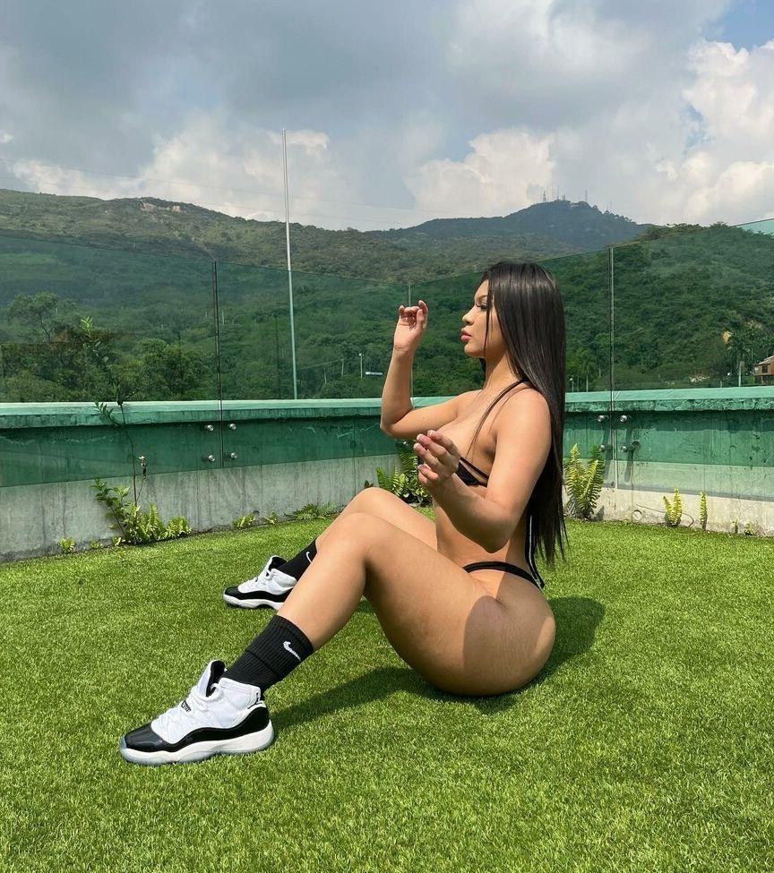 21P Carlita Silvestre nude
