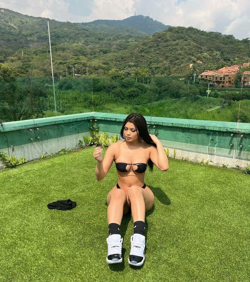 21P Carlita Silvestre nude