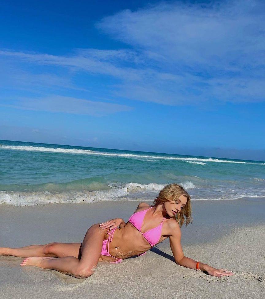 25P Carla Taylor nude