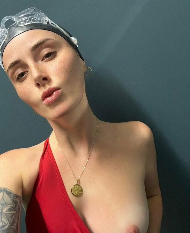 25P Vanessa Cosi nude