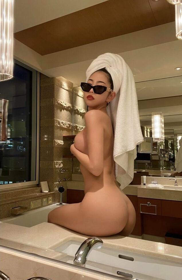 25P Rina Toeda nude