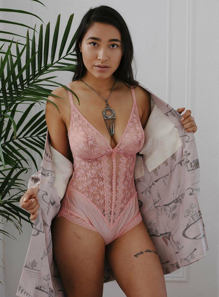 25P Hitomi Mochizuki nude