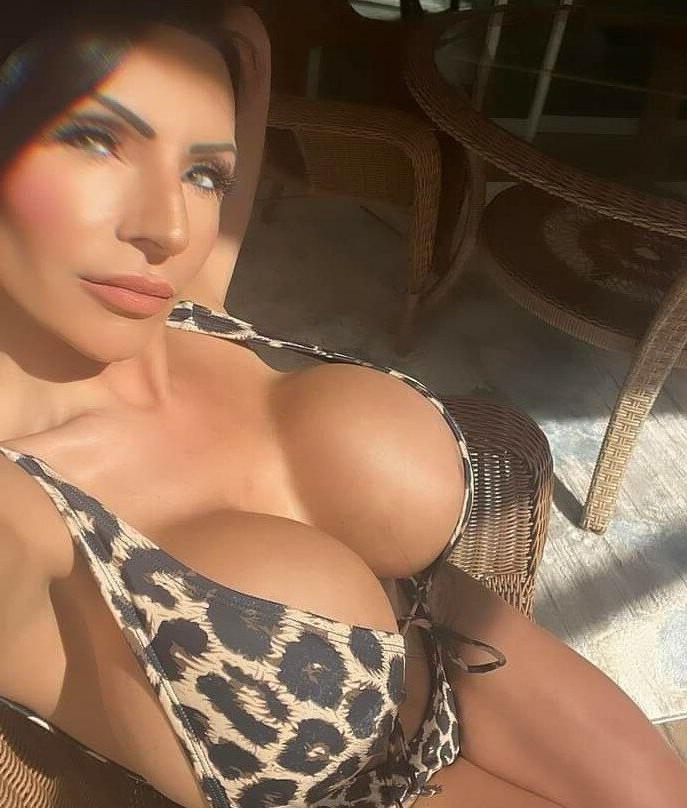 25P Connie Elizabeth nude