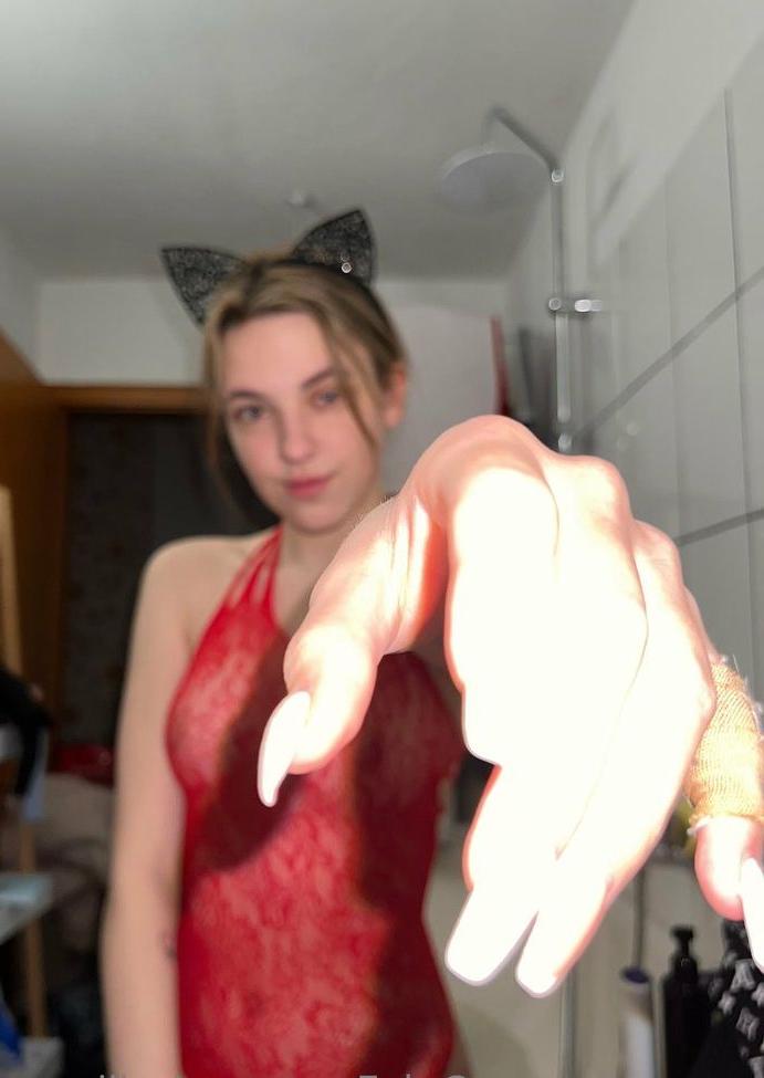 25P Svenja Haas nude