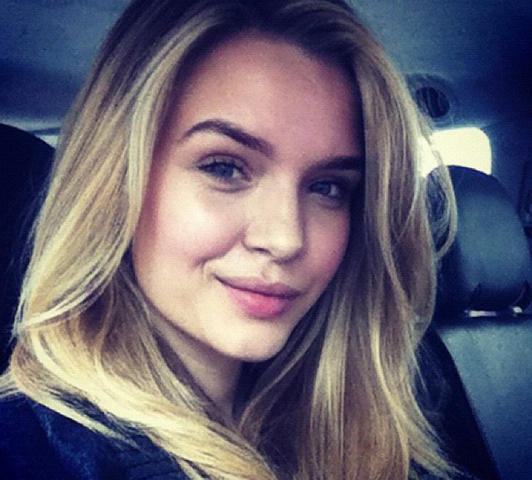 25P Josephine Skriver nude