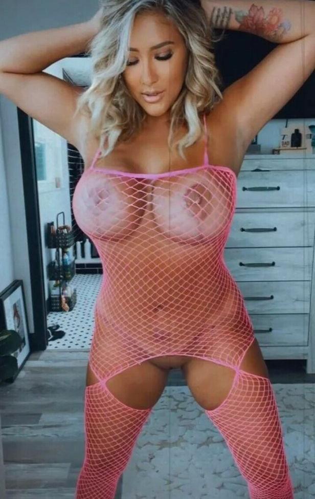25P Sara Cheeky nude