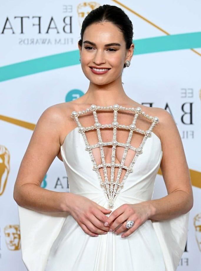 25P Lily James nude