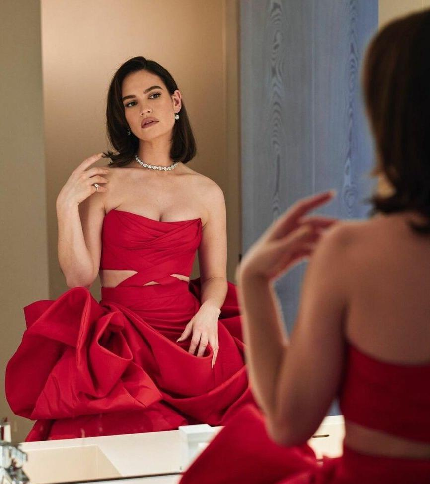 25P Lily James nude