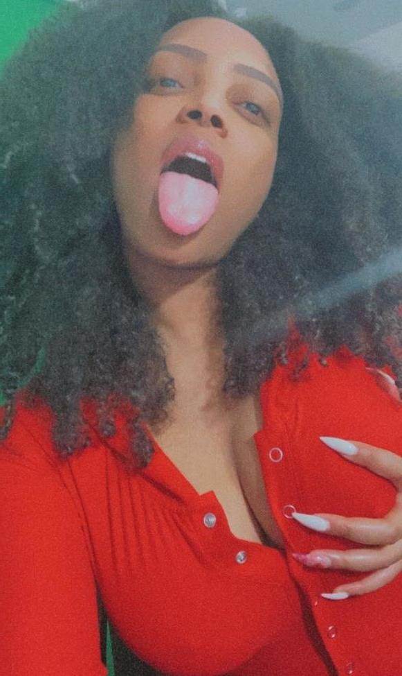25P Yagurlbubblez nude