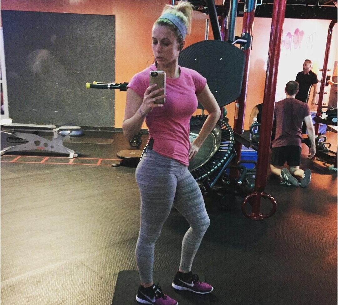 25P Iliza Shlesinger nude