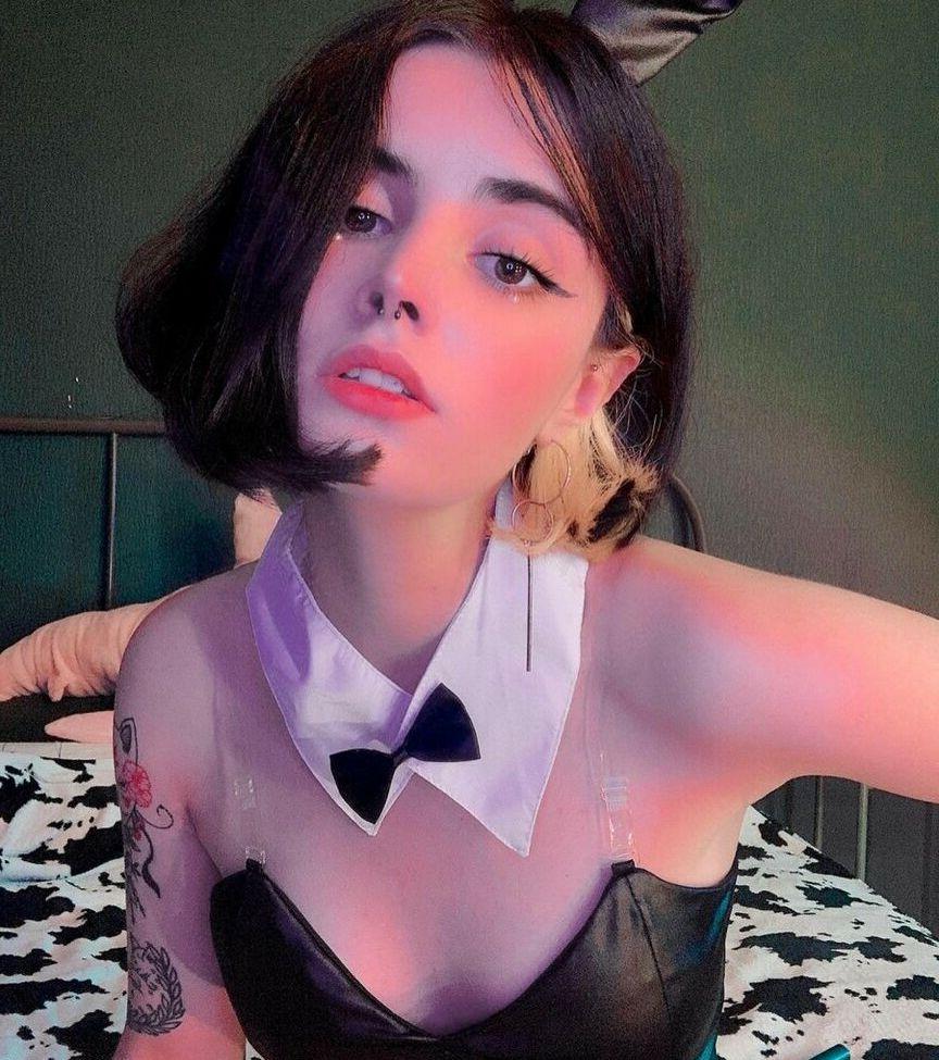 25P Loonassoftfeet nude