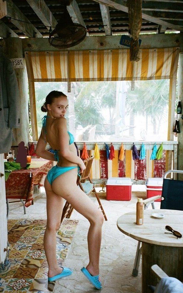 25P Lily-Rose Depp nude
