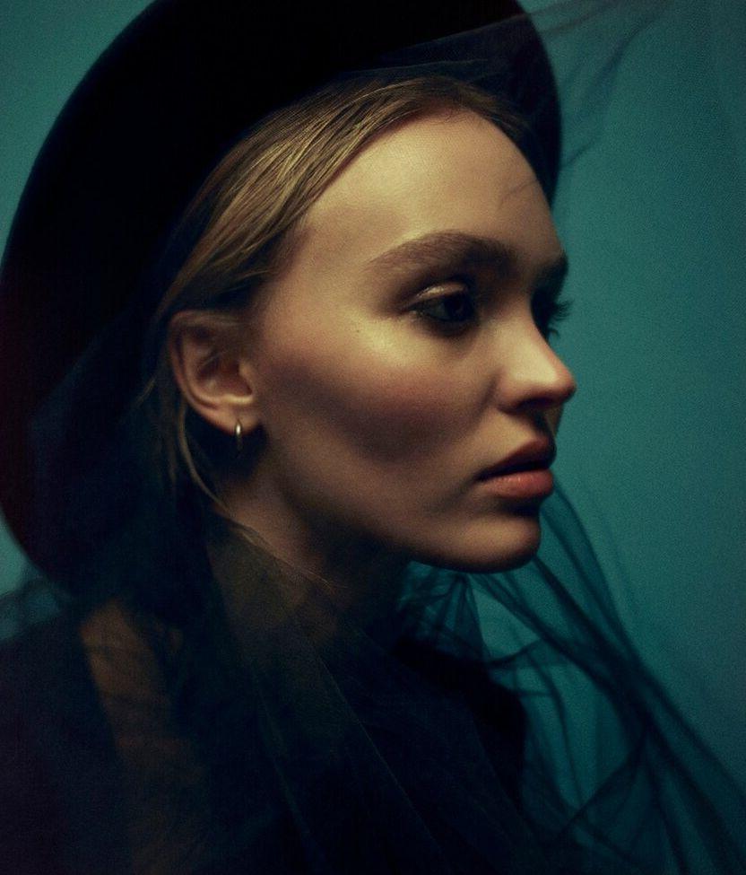 25P Lily-Rose Depp nude