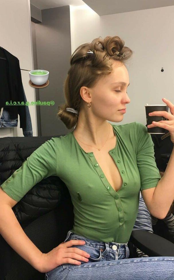 25P Lily-Rose Depp nude